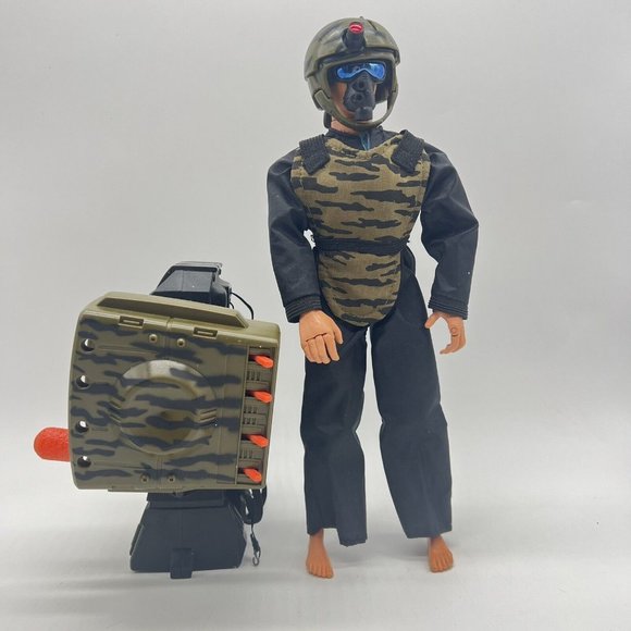 Hasbro G.I. Joe Black Suit‎ Helmet Mask W Backpack Missiles Action Figure Toy - Picture 3 of 5